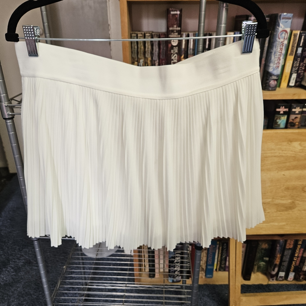 No Boundaries White Pleated Skort